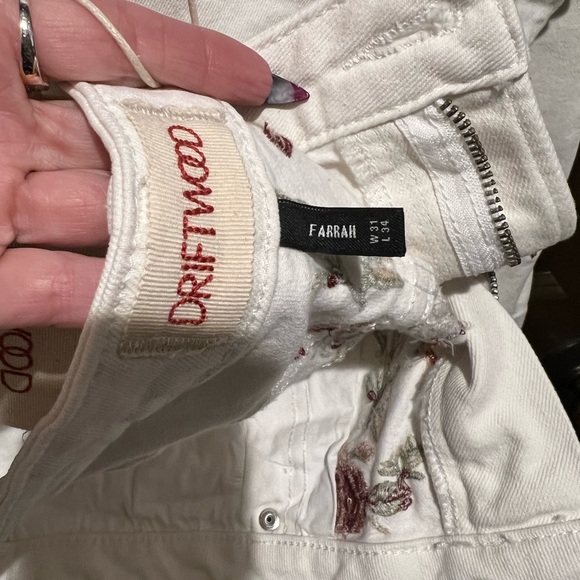 Never worn.  Size 31 Driftwood white embroidered jeans with tag. - Picture 4 of 10